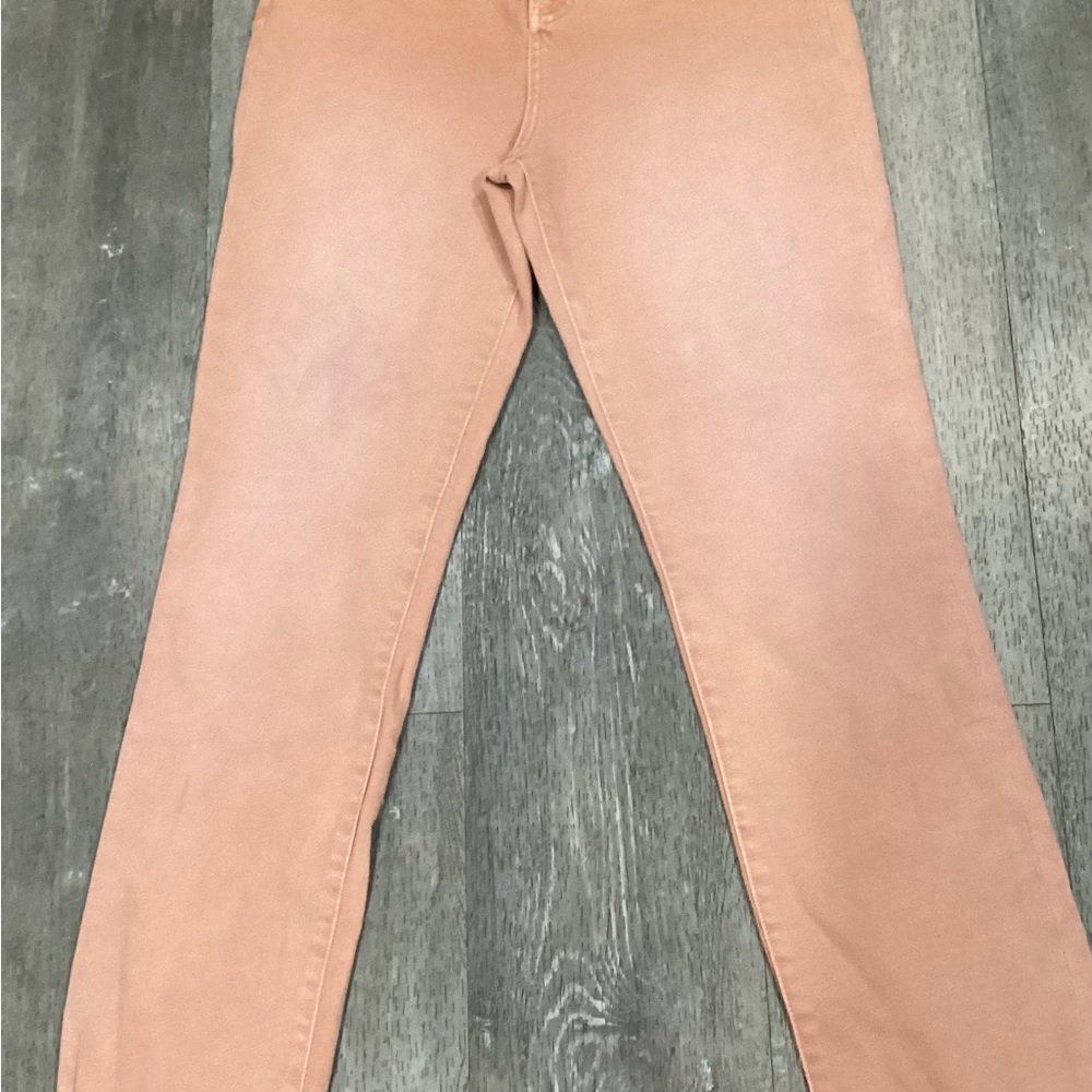 Express Women's Straight Leg Jeans in Peach. Brand new retail price $79